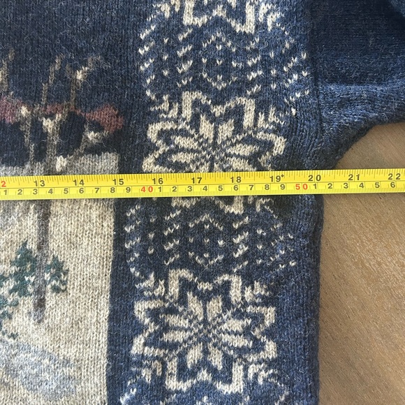 Woolrich Blue and White Winter Landscape Sweater - Picture 9 of 10